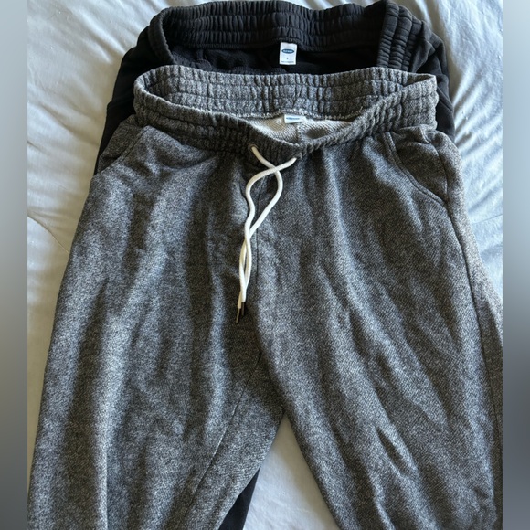 2 Old Navy Sweats Size small - Picture 1 of 3